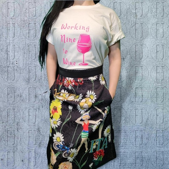 Working Nine to Wine Tee - Picture 3 of 3